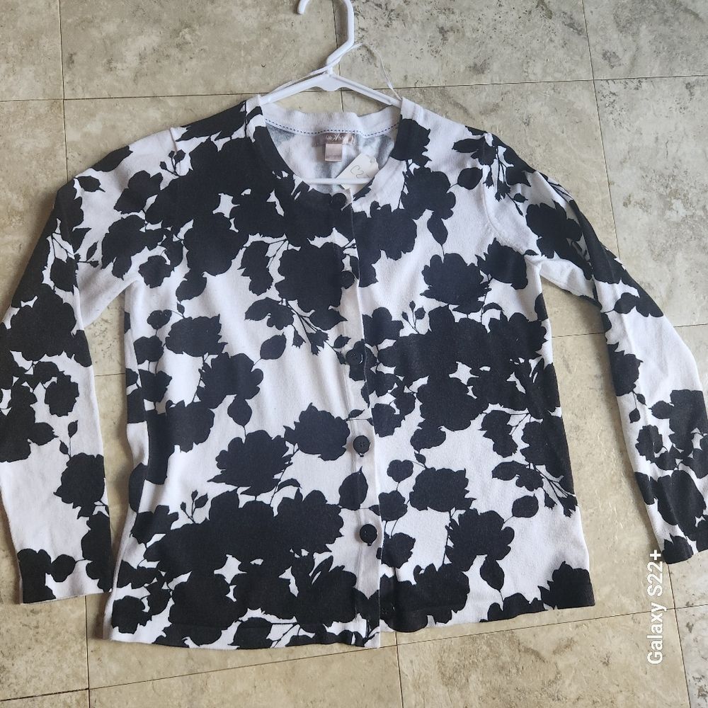 C23 White Stag sweater white w/black floral button up long sleeve mid length - Picture 2 of 10